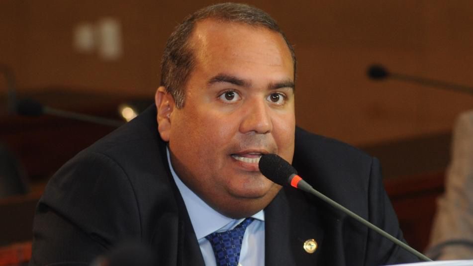 É a confissão de que o governo Jerônimo é um grande fracasso, diz Sandro Régis sobre rumores de Rui Costa