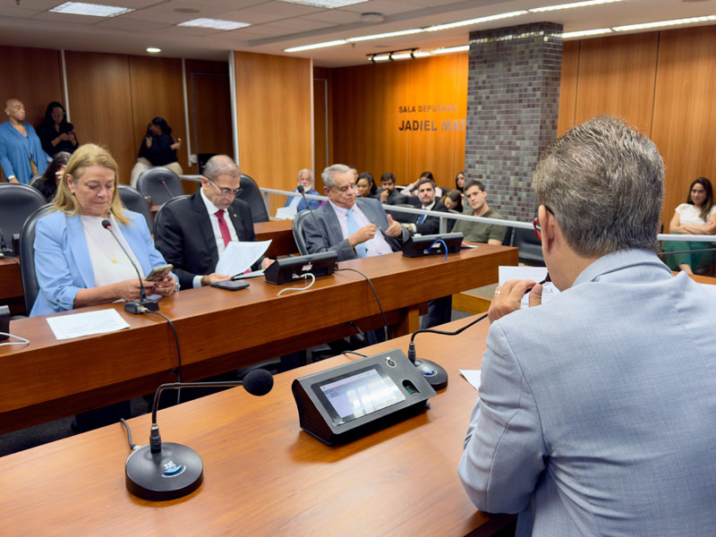 CCJ da Alba aprova por unanimidade importantes projetos do deputado Hassan CCJ da Alba aprova por unanimidade importantes projetos do deputado Hassan