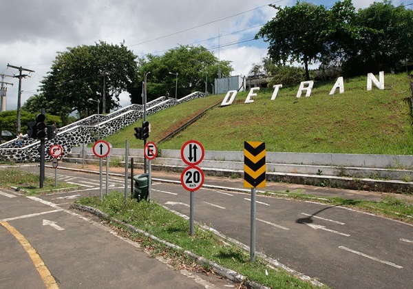 Detran-BA instaura série de processos disciplinares por indícios de fraudes em exames e documentos de habilitação