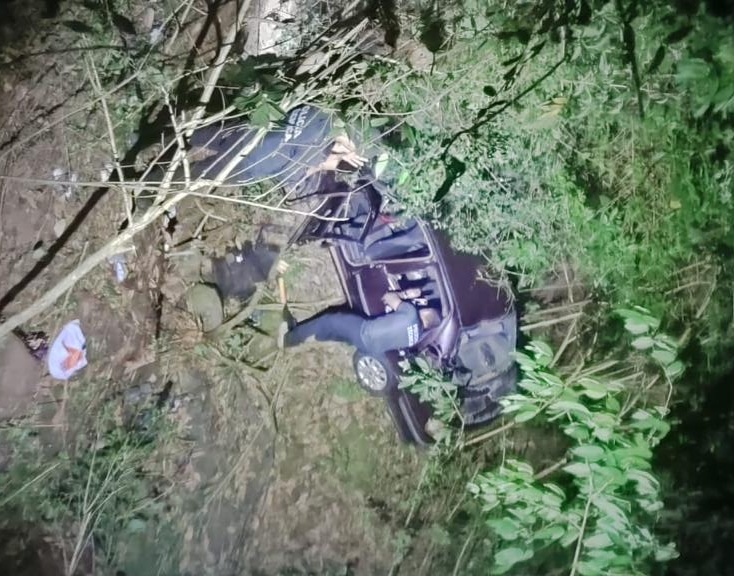 Motorista morre em capotamento na BA-537, entre Gandu e Nova Ibiá Motorista morre em capotamento na BA-537, entre Gandu e Nova Ibiá