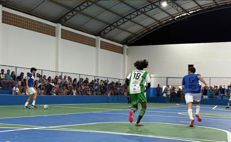 Prefeitura de Manoel Vitorino entrega modernização do Ginásio de Esportes de Catingal e dá início à Super Copa de Futsal