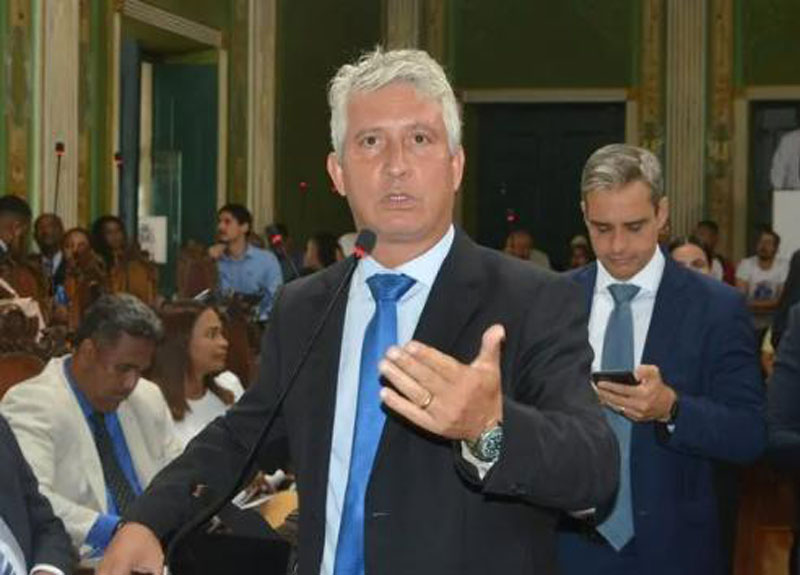 Ex-vereador de Salvador é condenado a mais de três anos de prisão por prática de rachadinha