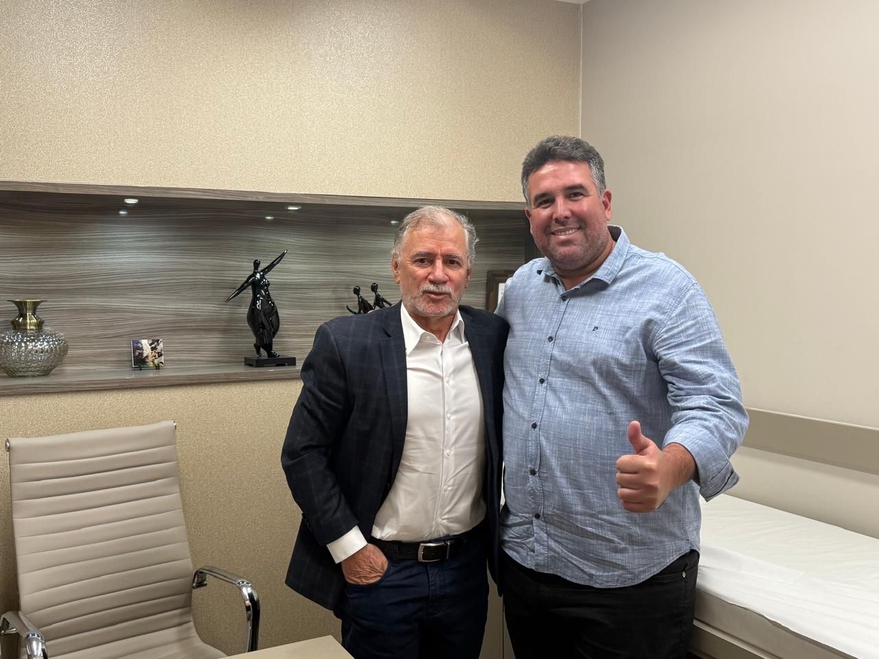 Deputado Patrick Lopes e Dr. Erivaldo Alves avaliam avanços das cirurgias bariátricas pelo SUS na Bahia