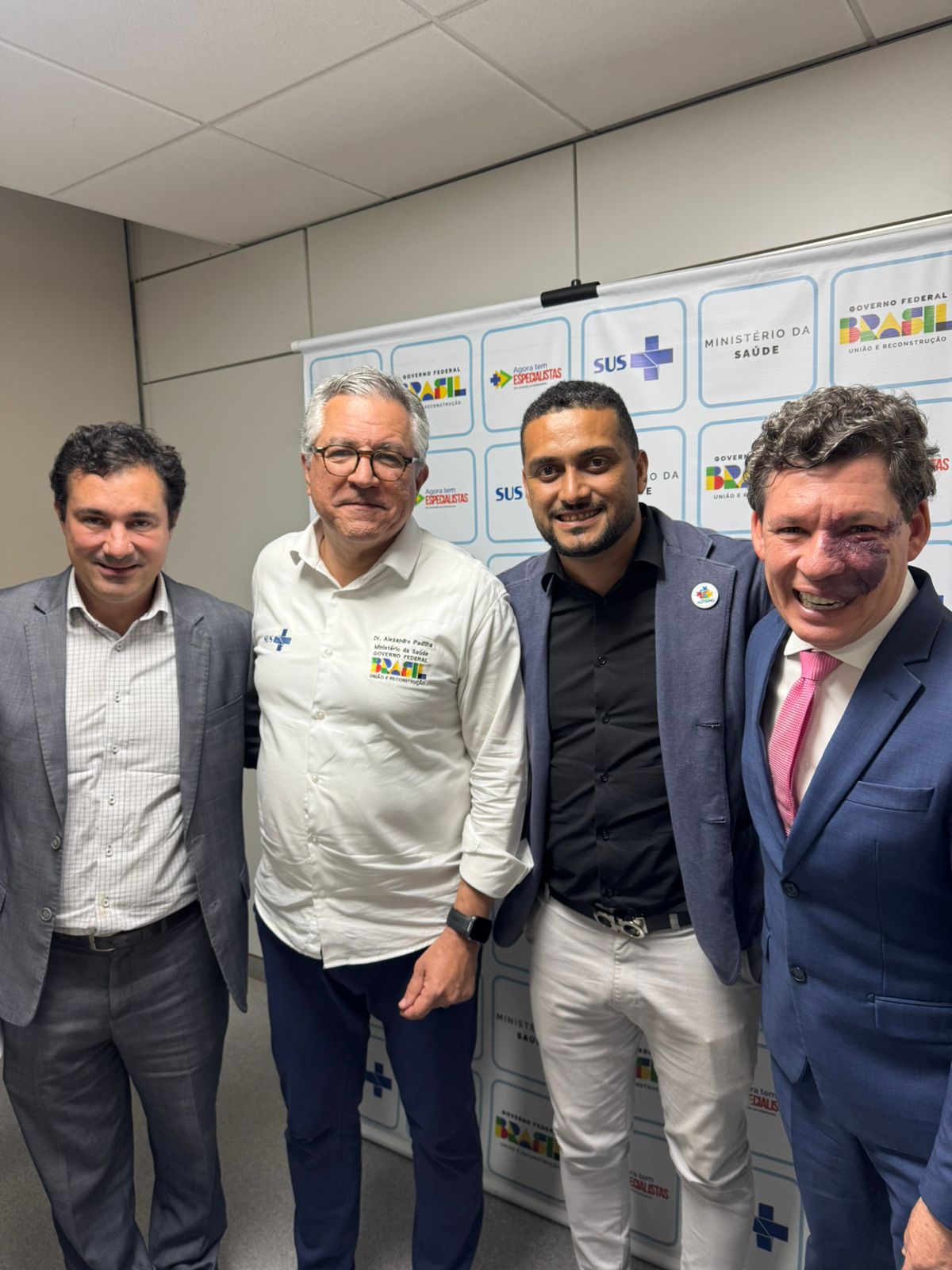 Instituto Mãos apresenta protocolo do Núcleo de Autismo ao ministro da Saúde em Brasília