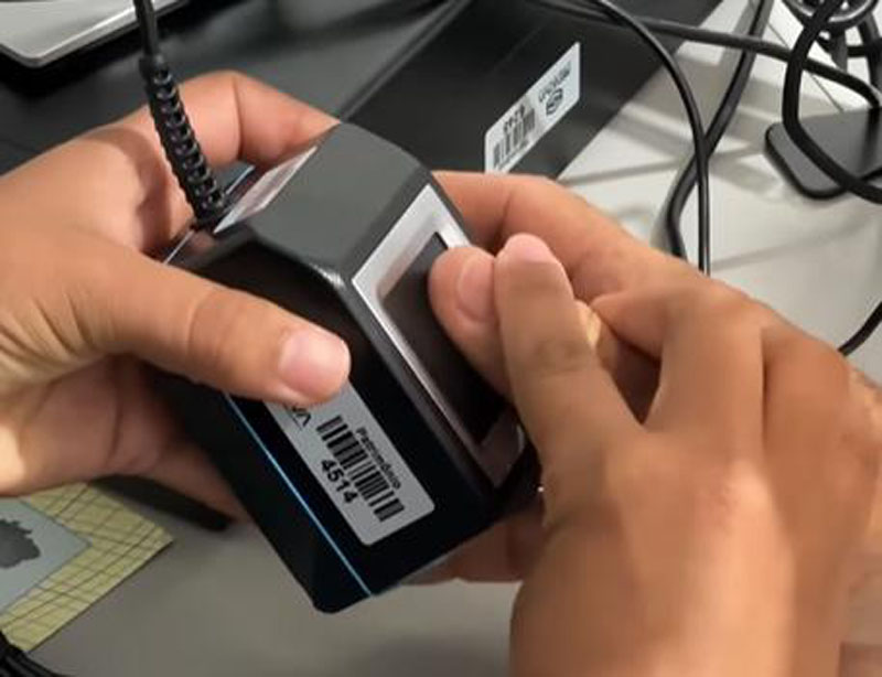 Lafaiete Coutinho avança com a implantação do Ponto de Identificação Civil Lafaiete Coutinho avança com a implantação do Ponto de Identificação Civil