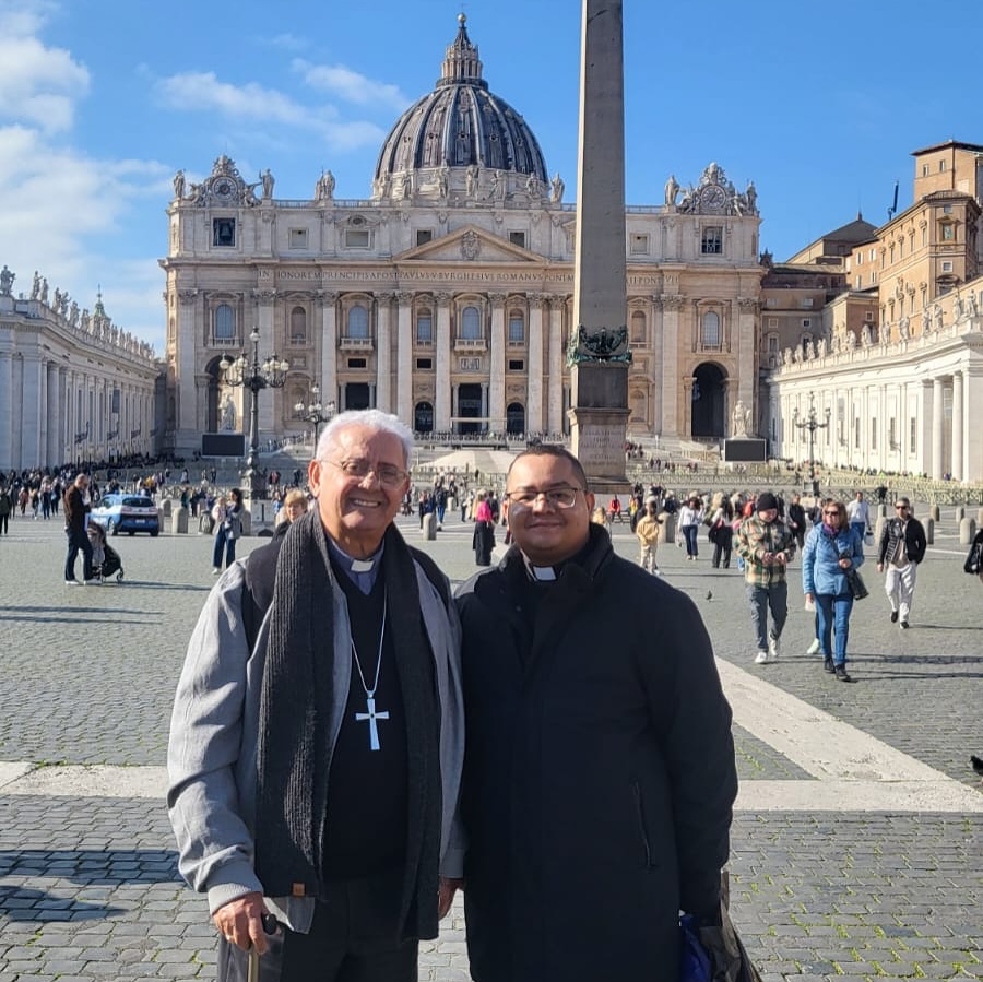 Dom Paulo Romeu visita o Pontifício Colégio Pio Brasileiro em Roma Dom Paulo Romeu visita o Pontifício Colégio Pio Brasileiro em Roma