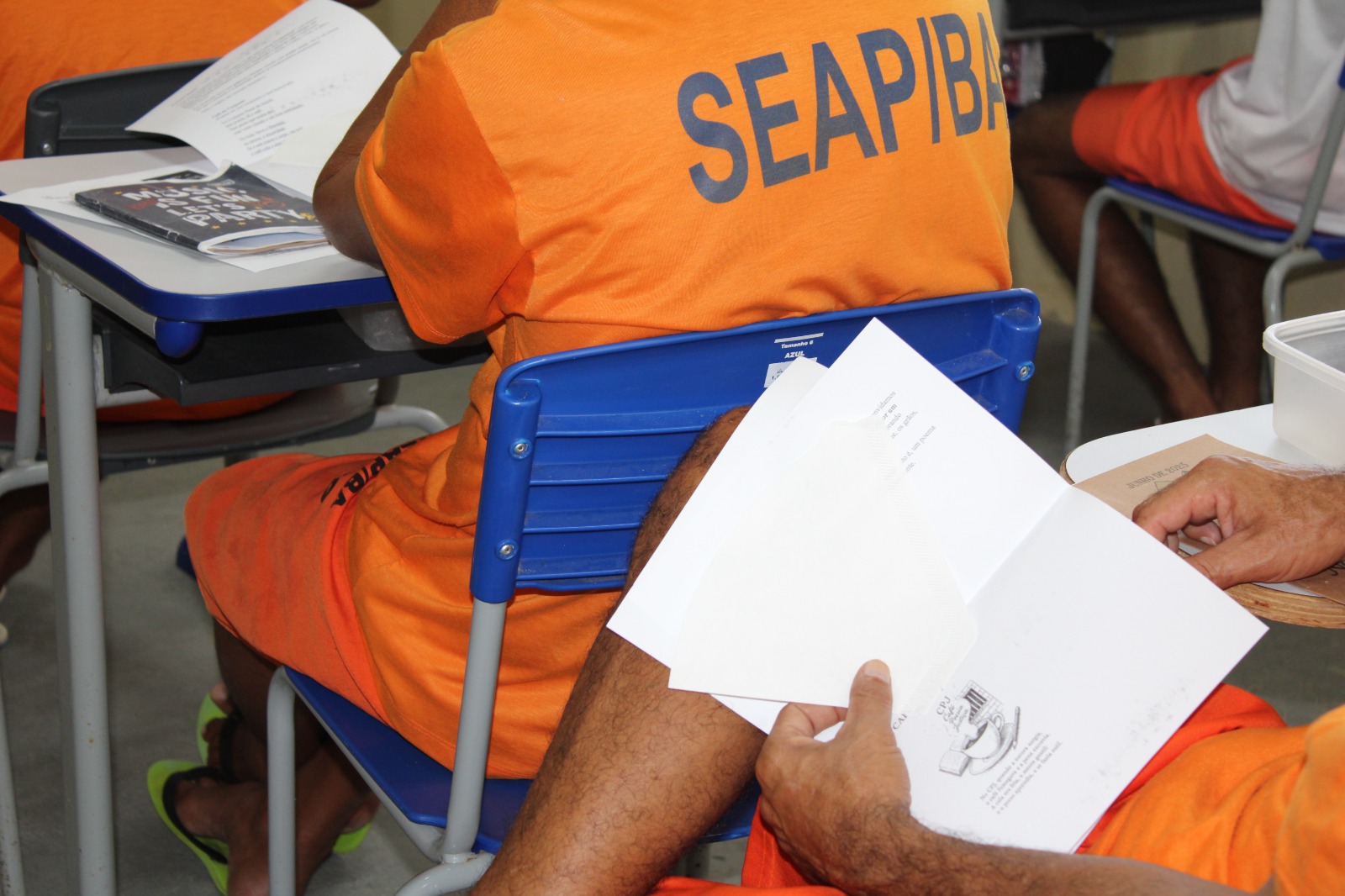 CAFÉ COM LETRAS NORDESTINA” VALORIZA IDENTIDADE CULTURAL, PROTAGONISMO ESTUDANTIL E PRÁTICAS PEDAGÓGICAS CERTIFICADAS NO CONJUNTO PENAL DE JEQUIÉ CAFÉ COM LETRAS NORDESTINA” VALORIZA IDENTIDADE CULTURAL, PROTAGONISMO ESTUDANTIL E PRÁTICAS PEDAGÓGICAS CERTIFICADAS NO CONJUNTO PENAL DE JEQUIÉ