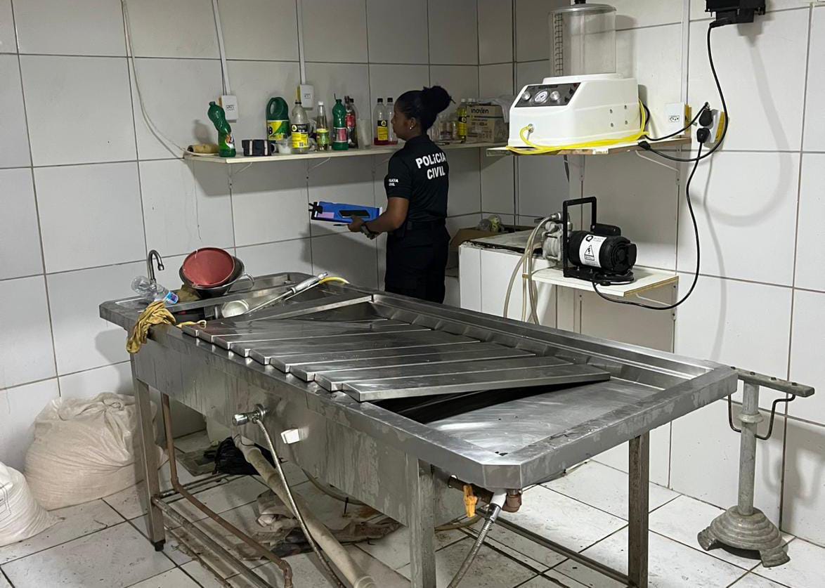 Fiscalização da Polícia Civil identifica irregularidades em funerárias no município de Lauro de Freitas Fiscalização da Polícia Civil identifica irregularidades em funerárias no município de Lauro de Freitas
