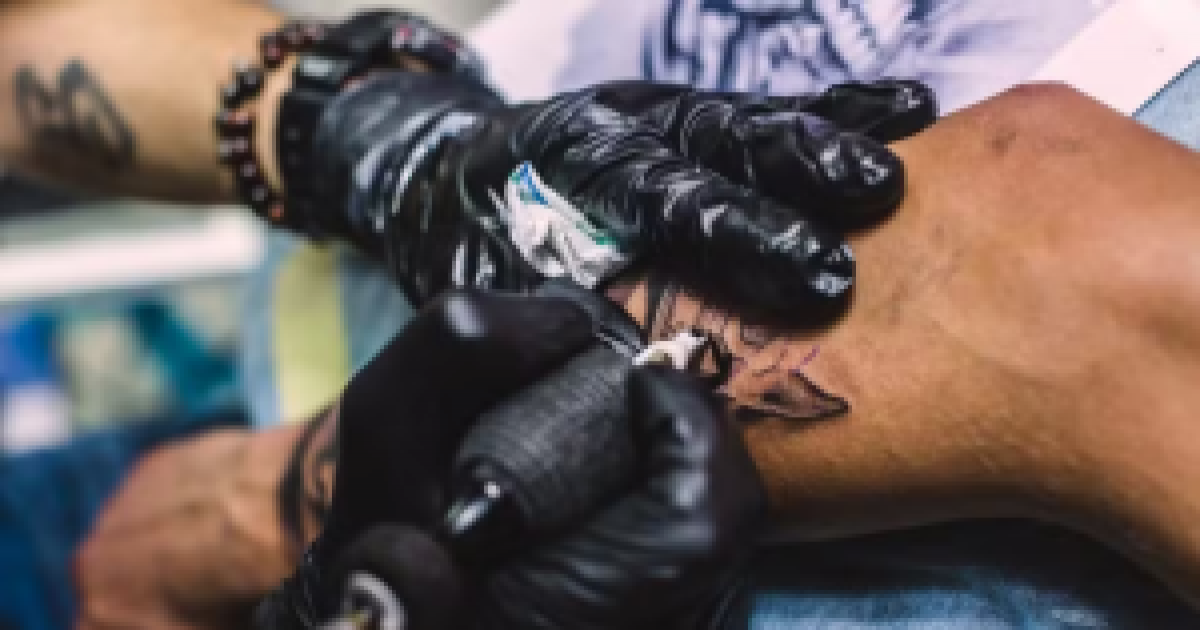UNIÃO TATOO | CFM proíbe anestesia para tatuagens e reforça compromisso com segurança do paciente