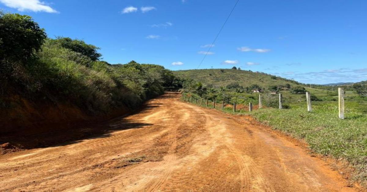 Itagi | Manutenção avança em estradas vicinais da região do Pau Brasil