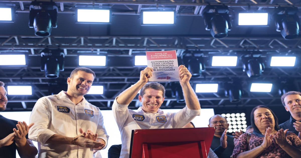 Prefeito de Jequié anuncia investimentos de cerca de R$ 100 milhões durante abertura do São João na Vila Junina