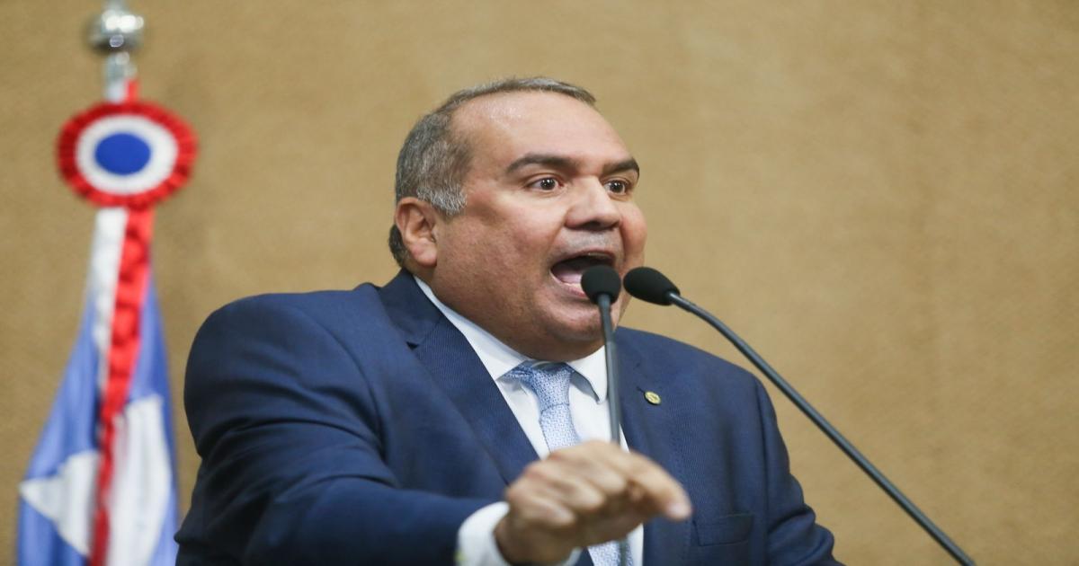 Ou é incompetente ou pegou herança maldita de Rui e Wagner”, diz Sandro Régis após Jerônimo pedir 23º empréstimo