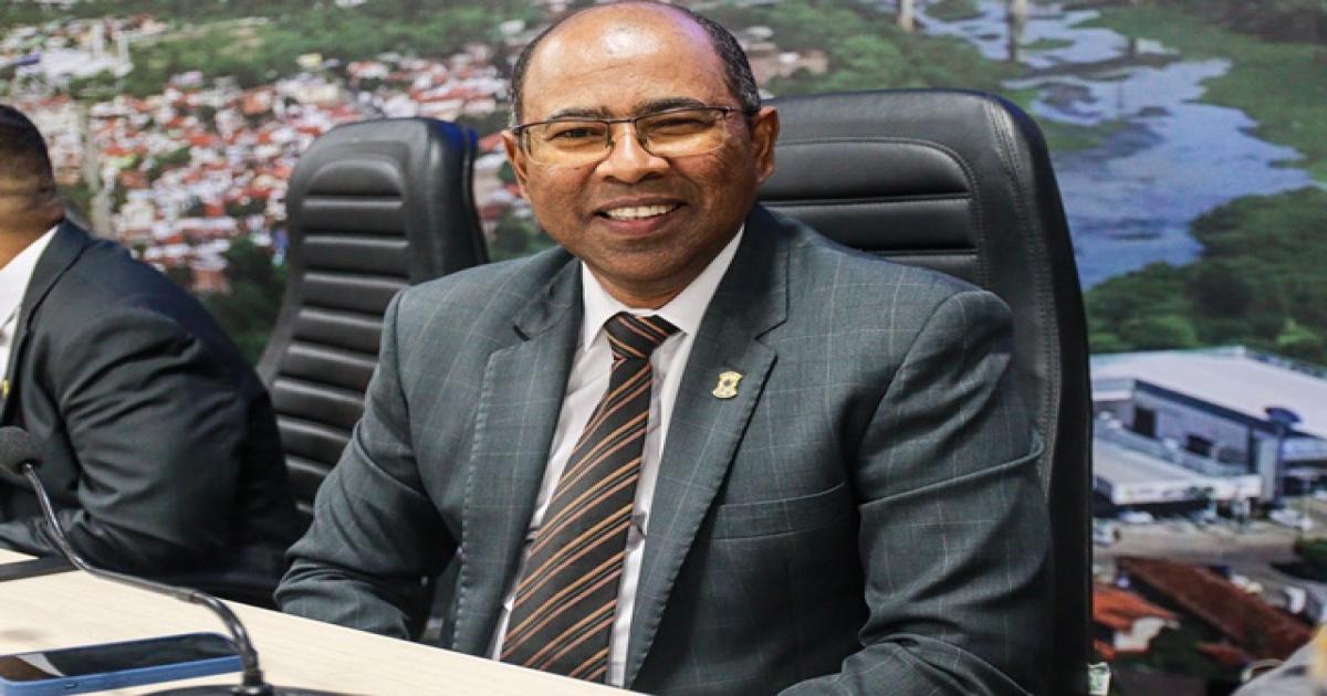 Vereador Soldado Gilvan solicitarede de água e pavimentação para o Lot. Mirassol