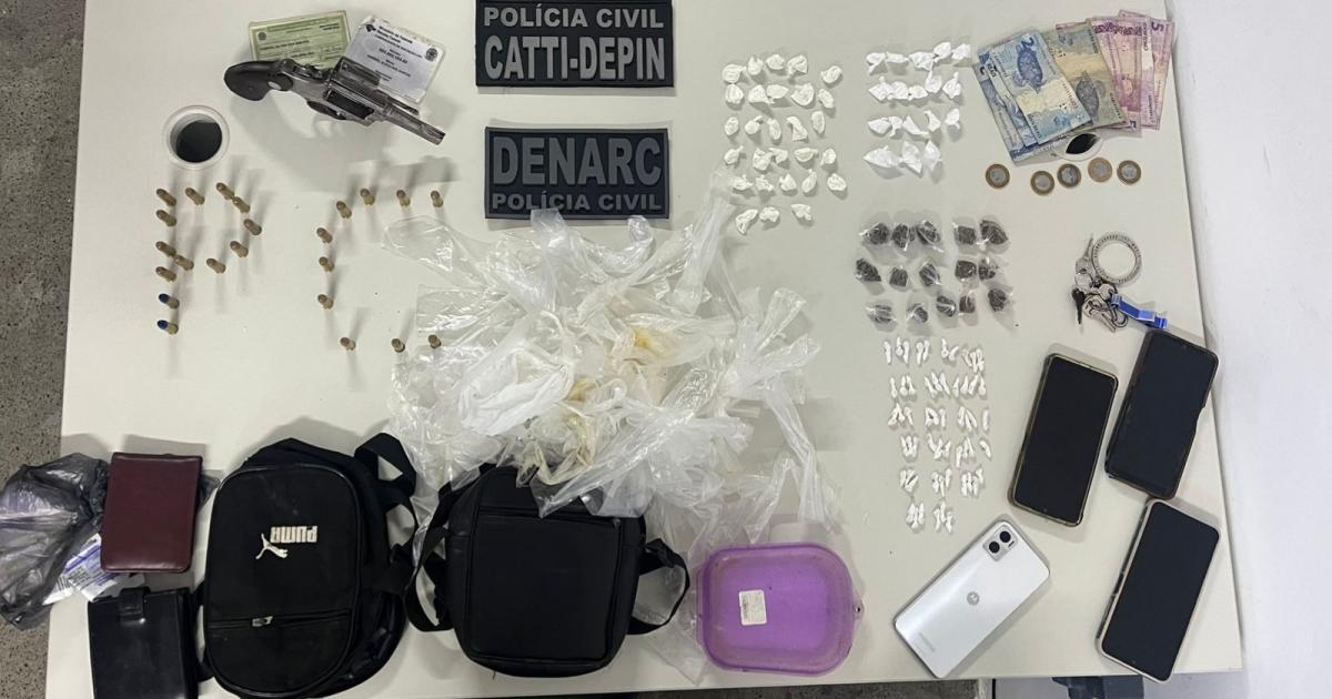 Três pessoas são presas durante operação contra o tráfico de drogas em Buerarema