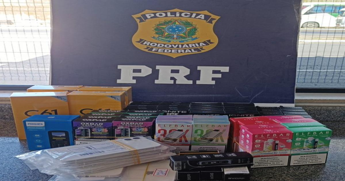 PRF apreende cigarros eletrônicos e aparelhos celulares em ônibus na BR-116, em Jequié