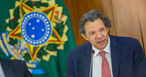 Deputados batem boca depois de Haddad ser chamado de Taxad