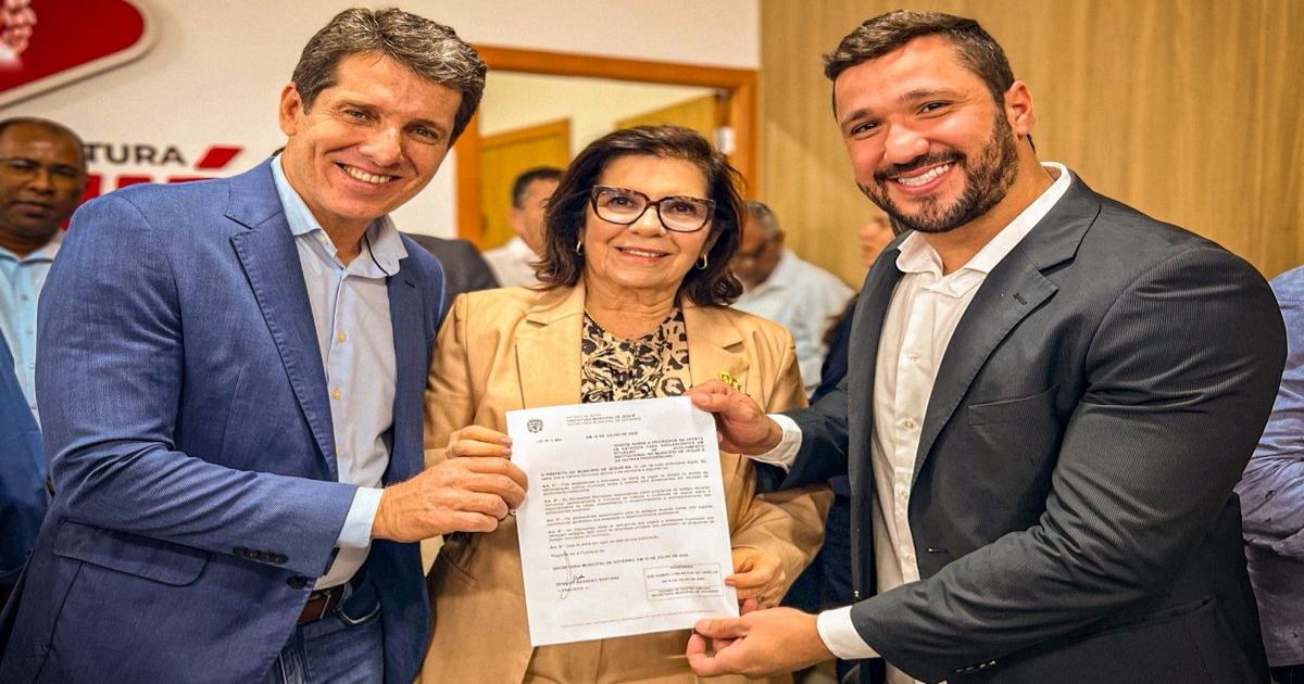 Inspirado em iniciativa do TJ-BA, projeto de Bui Bulhões é sancionado por Zé Cocá com presença de desembargadora Pilar