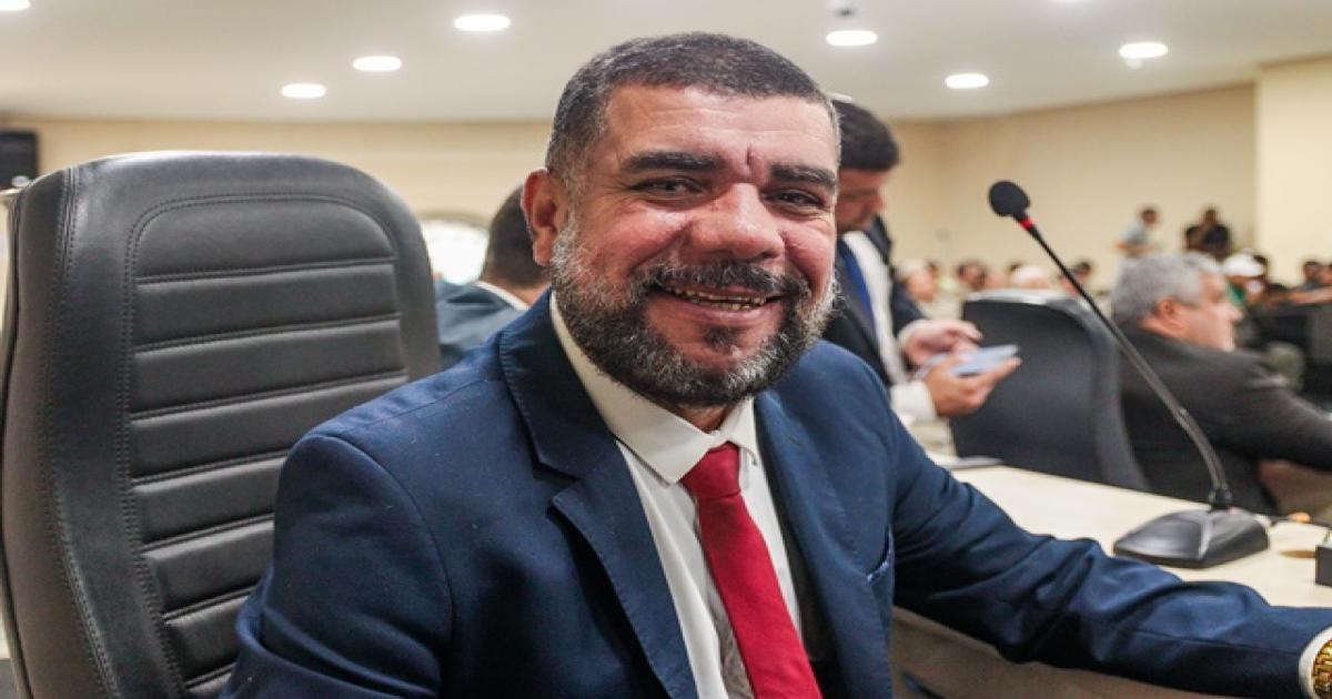 Professores que atuam no Conjunto Penal de Jequié são homenageados pelo vereador André do Sintracal