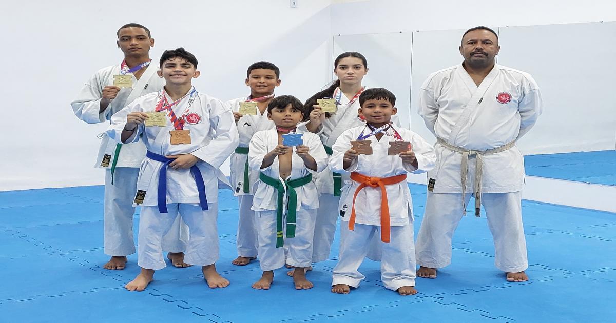 Academia Cidade Sol se destaca no Campeonato Baiano de Karatê em Salvador