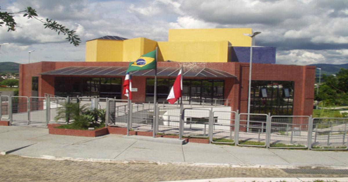 Centro de Cultura ACM, em Jequié, sofre com abandono e sucateamento