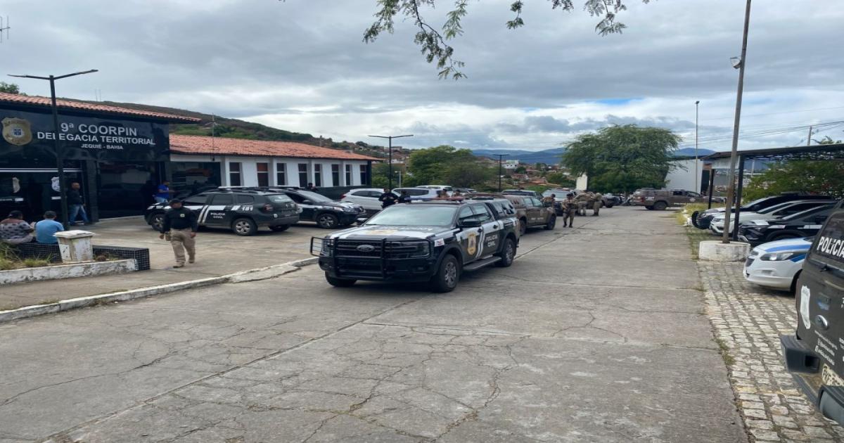 Polícia Civil deflagra Operação Parabellum em Jequié e prende sete suspeitos de integrar facção criminosa