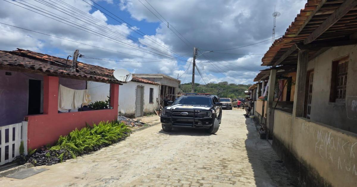 Veículos furtados são recuperados e drogas apreendidas em ação conjunta em Ibirapitanga