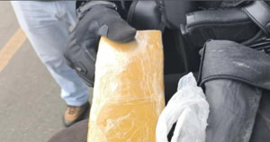 Motorista terceirizado do rabecão é preso suspeito de desviar drogas do DPT em Itabuna
