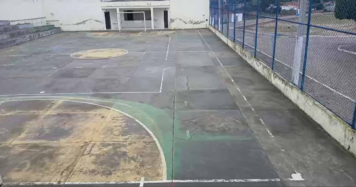 Moradores de Cravolândia denunciam falta de espaço adequado para a prática esportiva