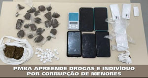 Traficante usou uma criança de colo para esconder drogas na roupa