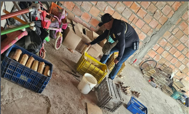 Operação Em Chamas: homem é preso com 216 espadas em Cruz das Almas Operação Em Chamas: homem é preso com 216 espadas em Cruz das Almas