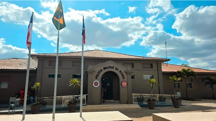 Homem com mandado de prisão por estupro é preso durante operação da Polícia Militar - Em Maracás/BA Homem com mandado de prisão por estupro é preso durante operação da Polícia Militar - Em Maracás/BA