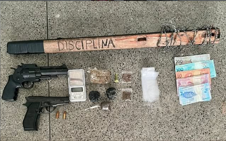Rondesp Rio das Contas intensifica policiamento em Dário Meira e apreende armas, drogas e instrumento de tortura usado por facção