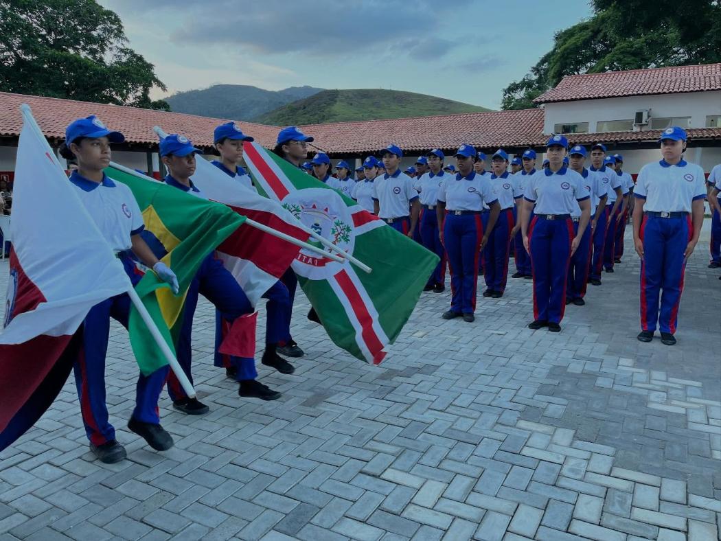 Entrega de certificados simboliza conquista educacional e fortalecimento do modelo militar em Itagi