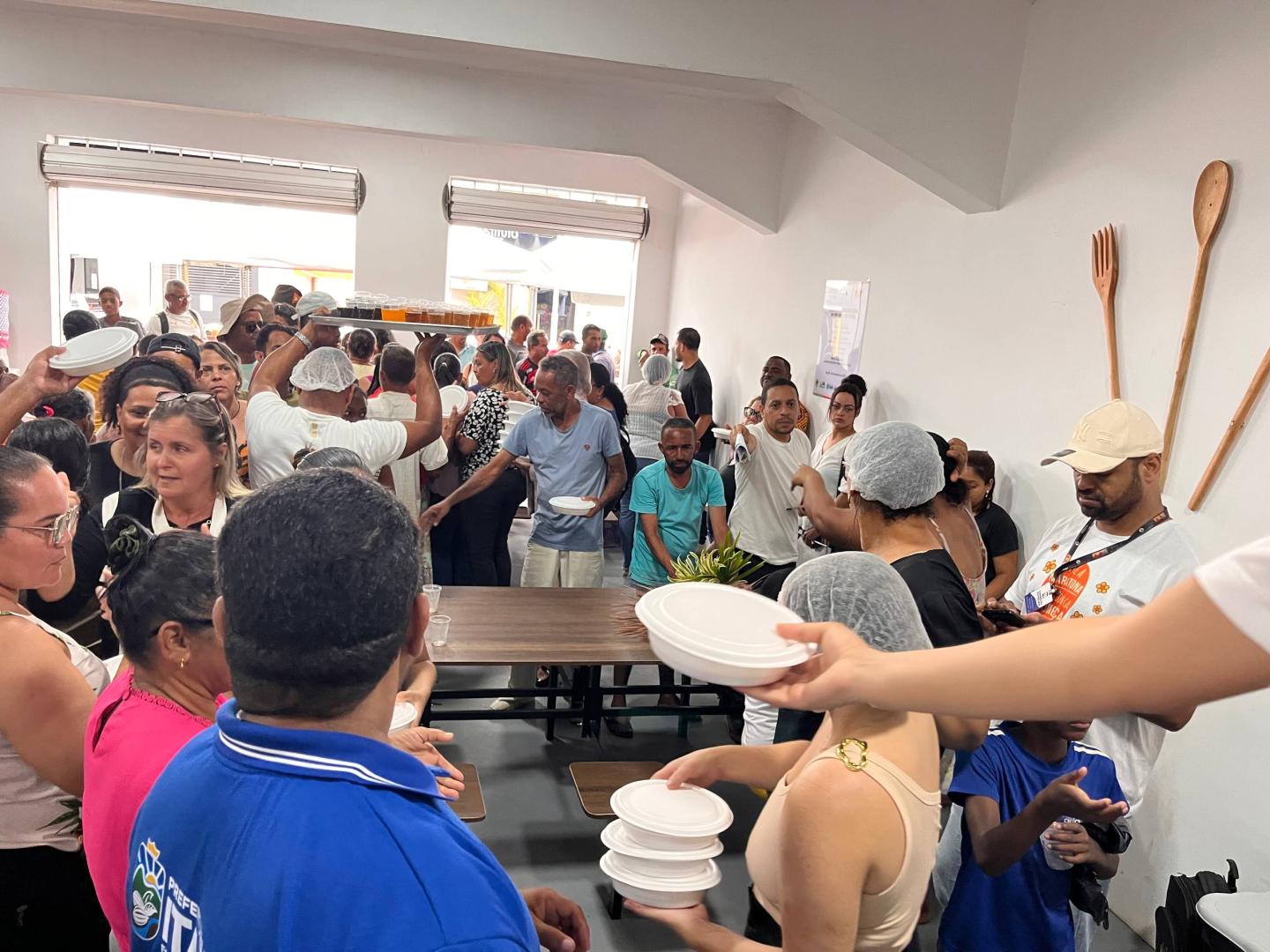 Inauguração oficial da Cozinha Comunitária que garante refeições a famílias assistidas pelo CRAS Inauguração oficial da Cozinha Comunitária que garante refeições a famílias assistidas pelo CRAS