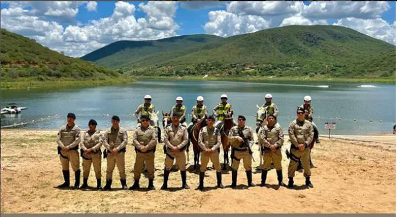 Polícia Montada reforça segurança na Prainha de Lomanto durante Operação Verão em Jequié
