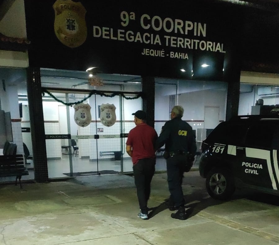 GCM de Jequié conduz suspeito à delegacia após apreensão de drogas no CEAVIG