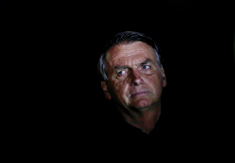 Com traumatismo craniano, Bolsonaro não passou por exames de imagem na PF