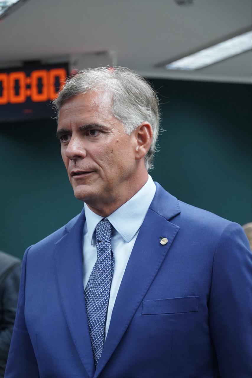 Leur Lomanto Jr assume comando da principal comissão da Câmara