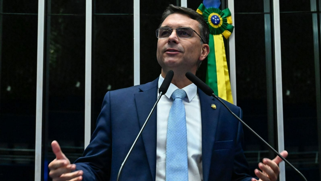 Flávio manda recado para facções: CV e PCC, metam o pé