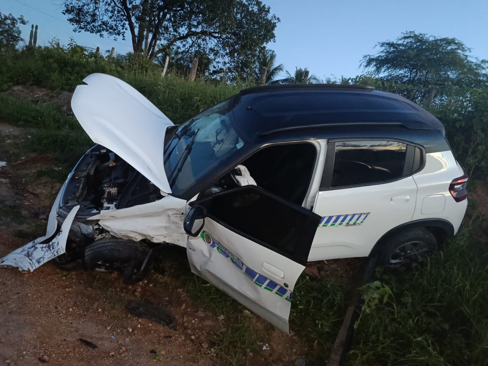 Taxista de Jequié se envolve em grave acidente na BA-026, próximo a Iramaia