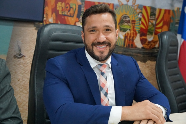Bui Bulhões reivindica pavimentação das avenidas das Abelhas e das Mutucas Bui Bulhões reivindica pavimentação das avenidas das Abelhas e das Mutucas
