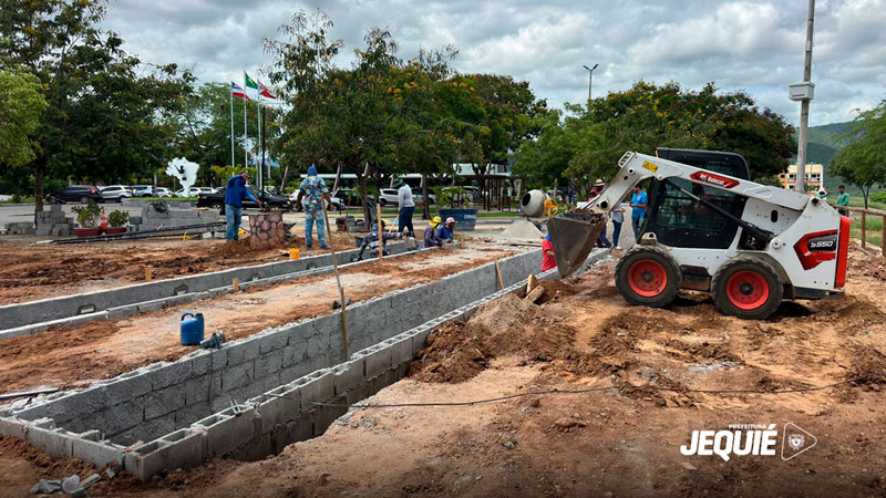 Prefeitura de Jequié inicia instalação de fonte luminosa interativa no Alto da Prefeitura
