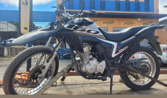 PM recupera motocicleta com restrição de furto em Jequié