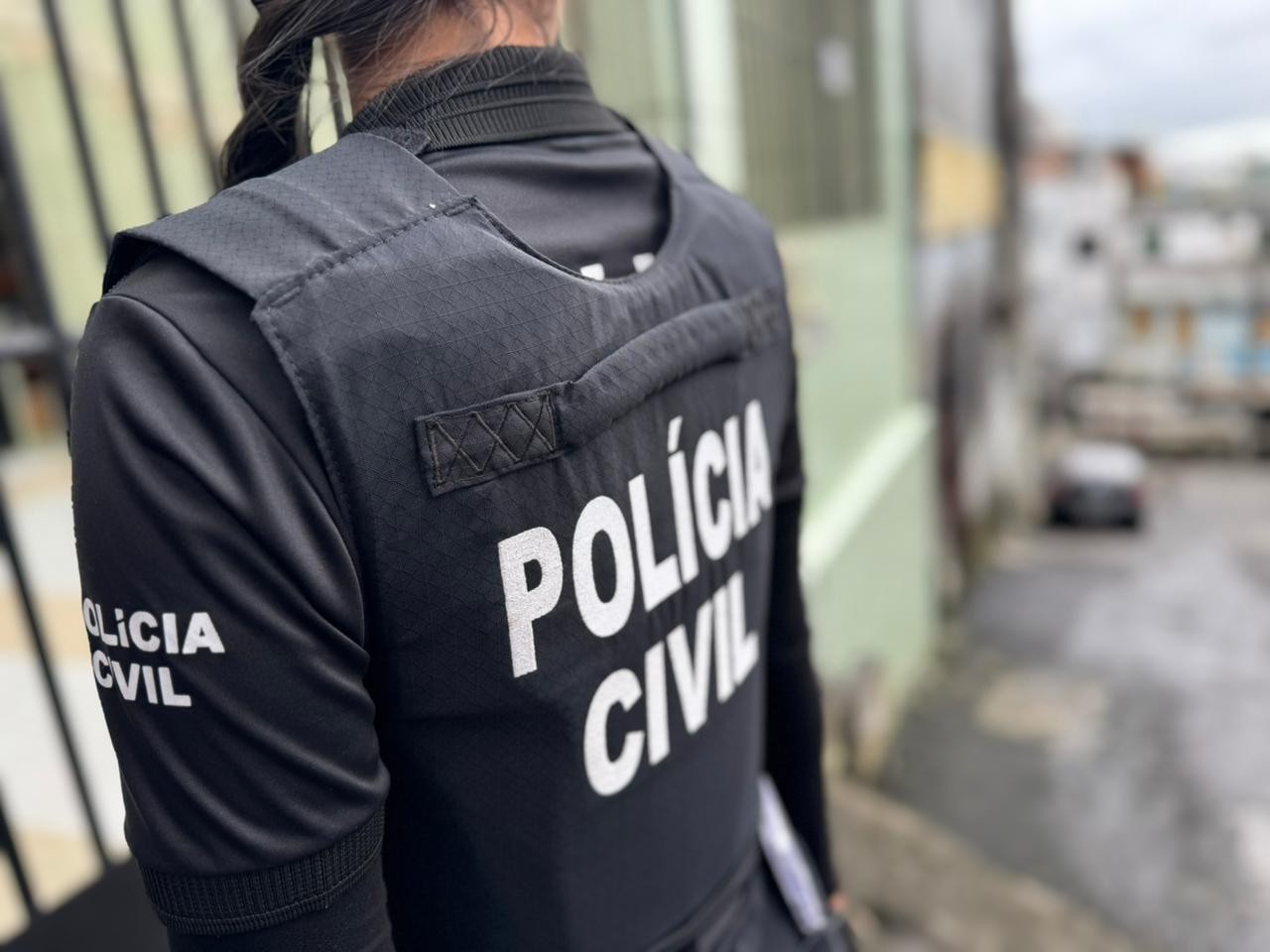 Homem é preso em Santo Estêvão após ameaçar jogar carro com os três filhos contra caminhão