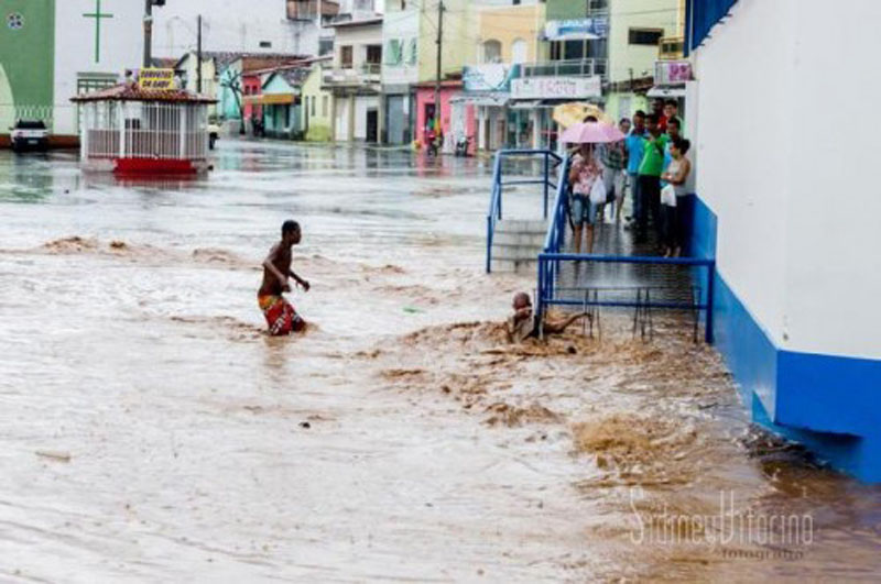 André do Sintracal solicita melhoria do sistema de drenagem na Feira Livre do Joaquim Romão