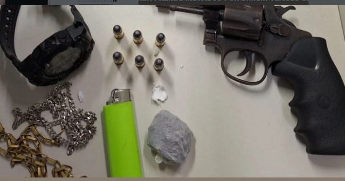Trio é conduzido por porte ilegal de arma e produtos ilícitos em Jequié