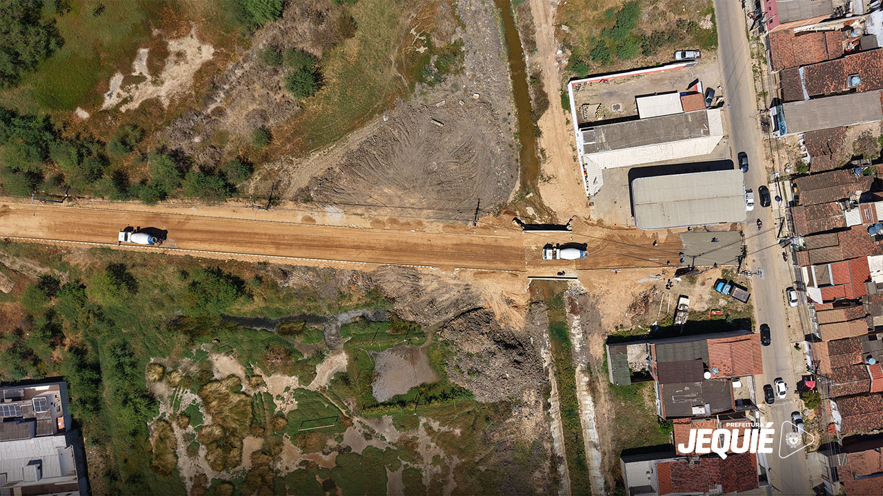 Prefeitura de Jequié inicia pavimentação da via que liga São Judas Tadeu e Mutirão