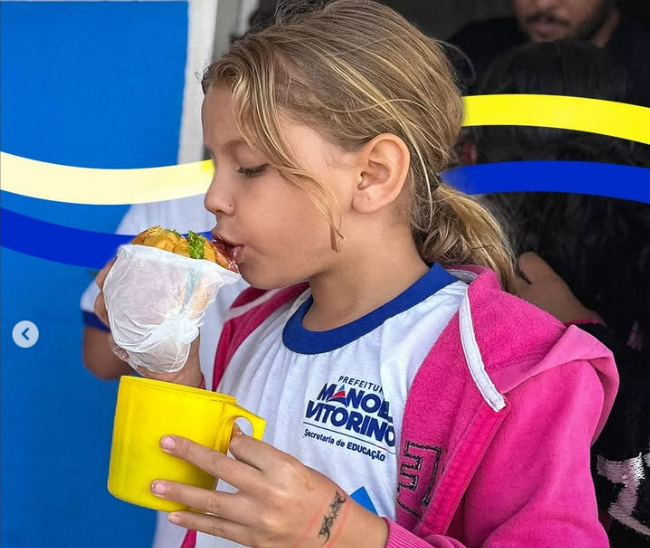 Manoel Vitorino amplia programa de alimentação escolar com chegada do Hambúrguer na Escola a novas unidades