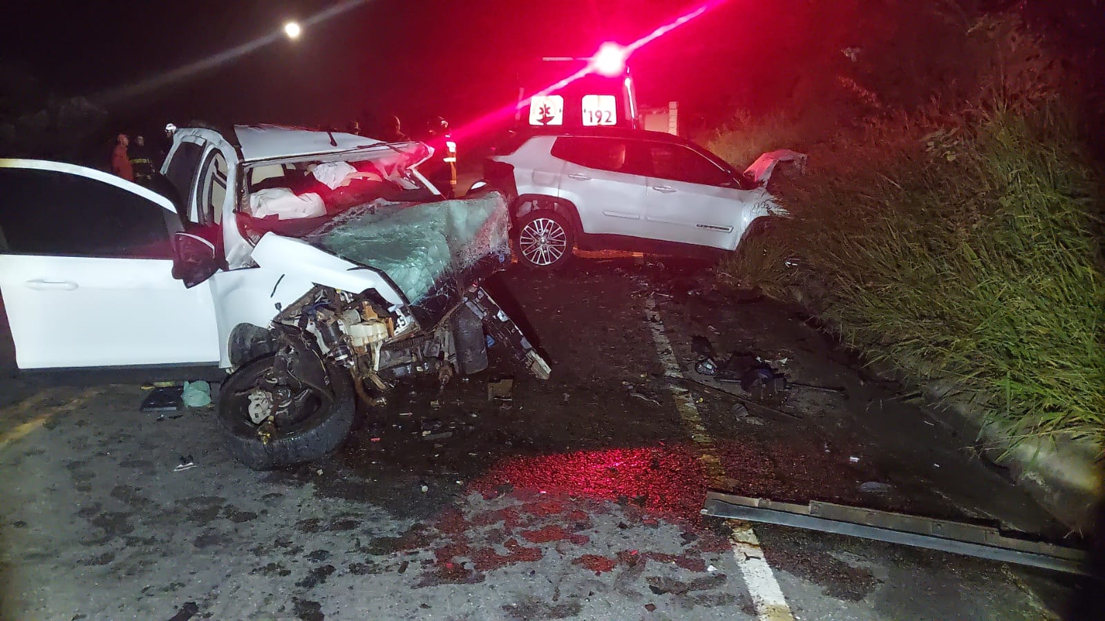 Duas pessoas morrem após grave acidente na BA-026, em Maracás