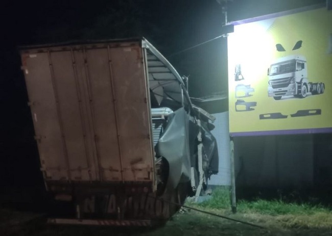 Motorista de caminhão morre após acidente na BR-116, em Jequié